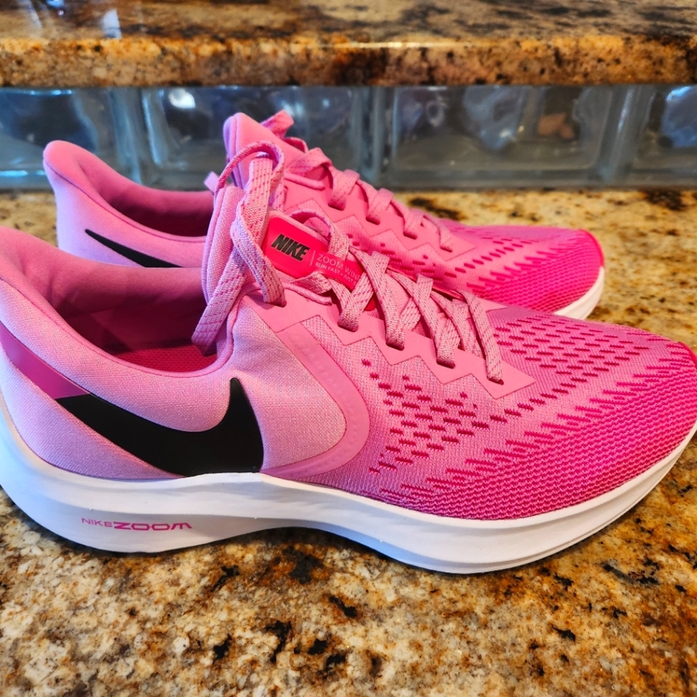 Nike Zoom Winflo Size 10 (new)